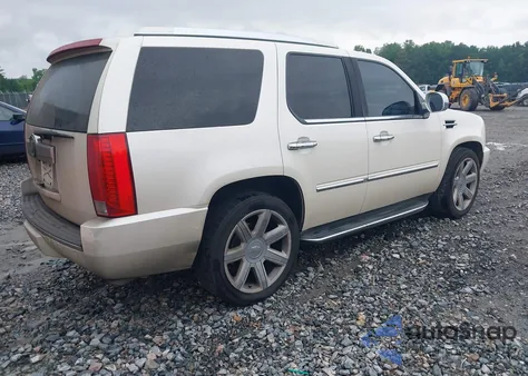 2009 Cadillac Escalade Standard from USA, damaged, VIN 1GYFC232X9R259995